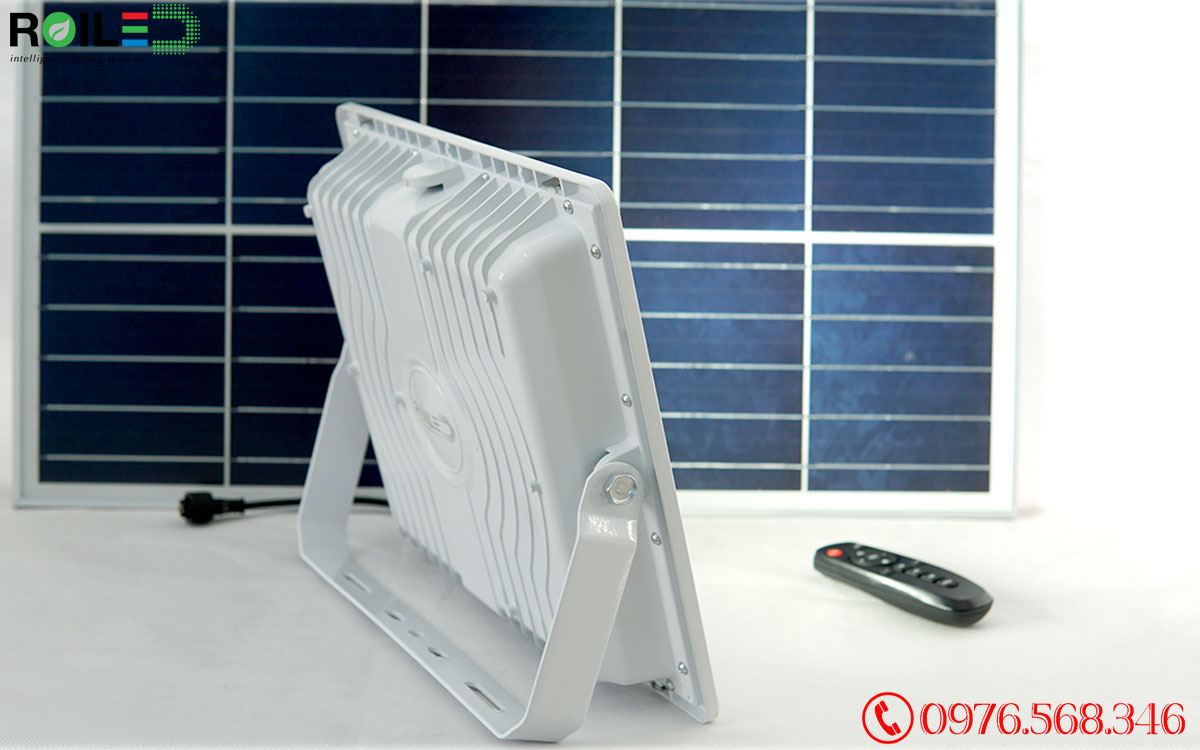 Đèn pha năng lượng mặt trời 300W cao cấp Roiled - RN300W